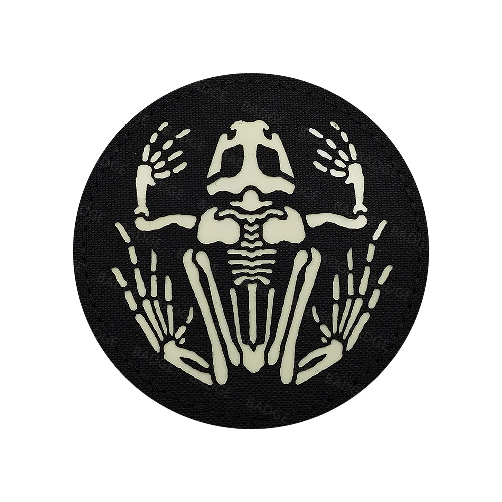 Mini parche táctico de goma de PVC, insignia reflectante luminosa brillante en la noche, brazalete de rana, emblema Unifrom - imagen 5