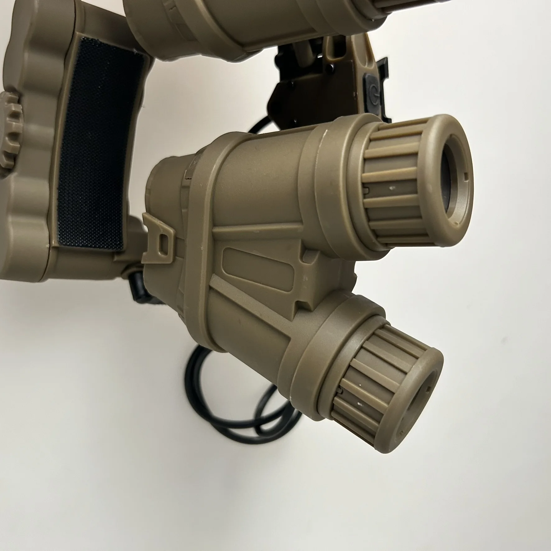 Gafas de visión de cuatro noches Flip-Up GPNVG-18 Modelo táctico no funcional - imagen 3