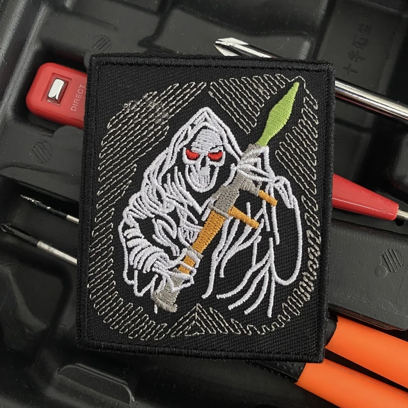 Capa de calavera malvada bordada, insignia de moral, parches de gancho, emblema de Chevron de dedo medio, pegatinas de mochila táctica de misil - imagen 5