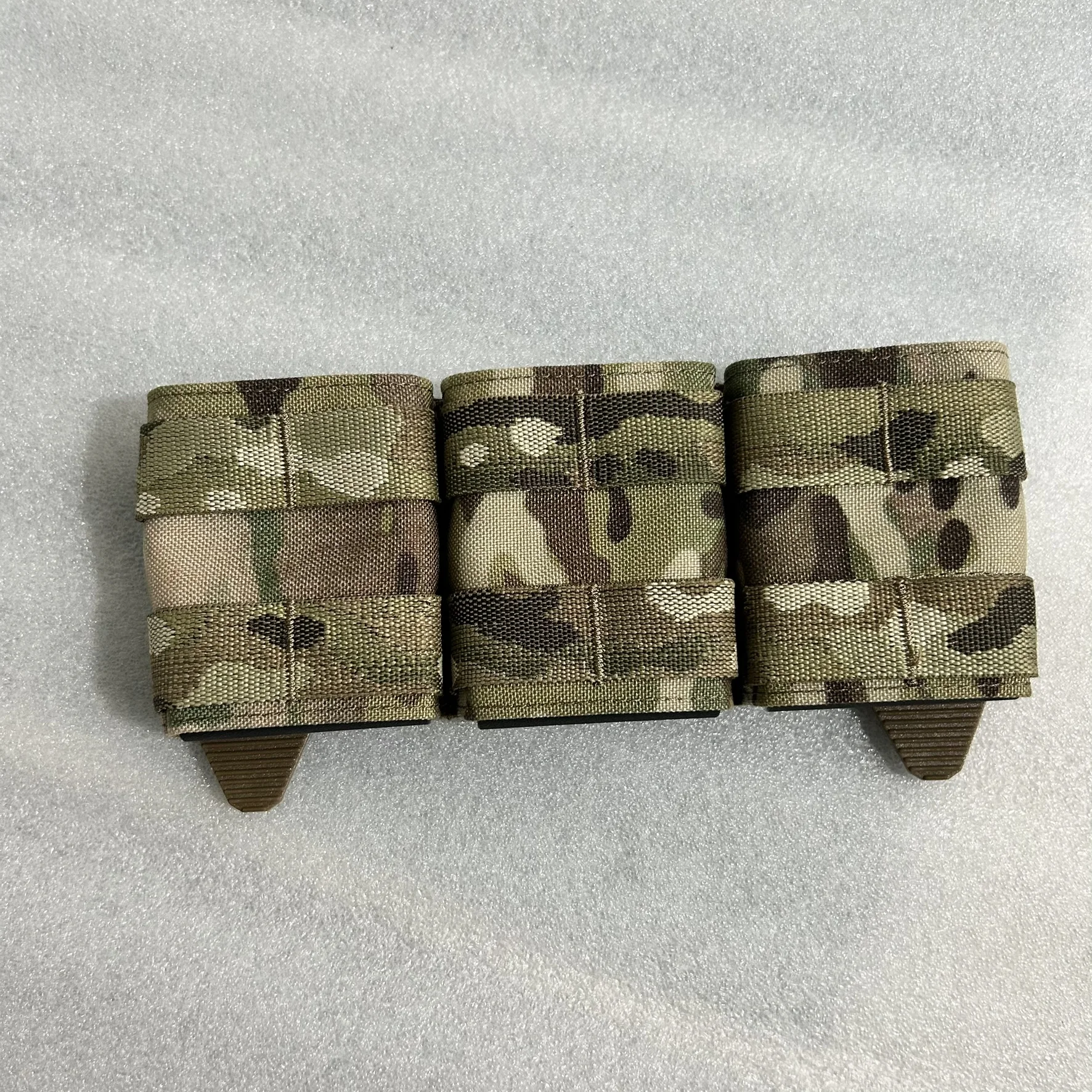 Bolsa para revistas triple lateral III de 5,56 mm con inserto Kydex - Portador de utilidad táctico de montaje lateral para equipo y rango MOLLE - imagen 2