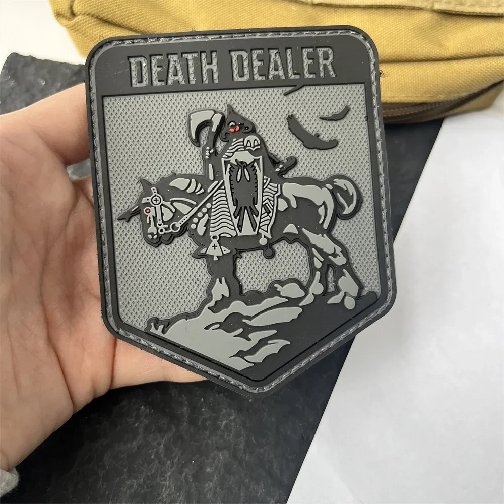 Parche táctico PVC 3D Death Dealer para mochila militar - imagen 4