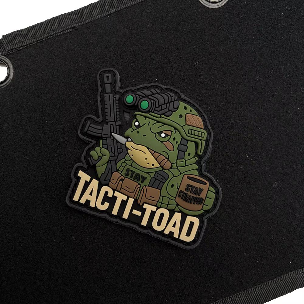 Parche táctico PVC sapo – Emblema de moral con velcro para mochila - imagen 5