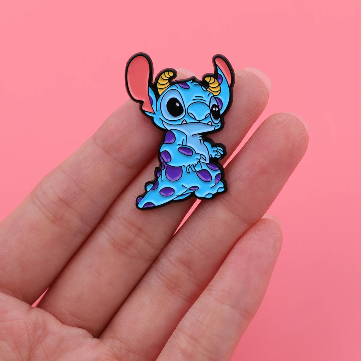 2 unids/set de alfileres esmaltados de alienígena, conjunto de broche de monstruo de dibujos animados, Pin de solapa de Metal, insignia, accesorios para mochila, joyería, regalos para amigos - imagen 2