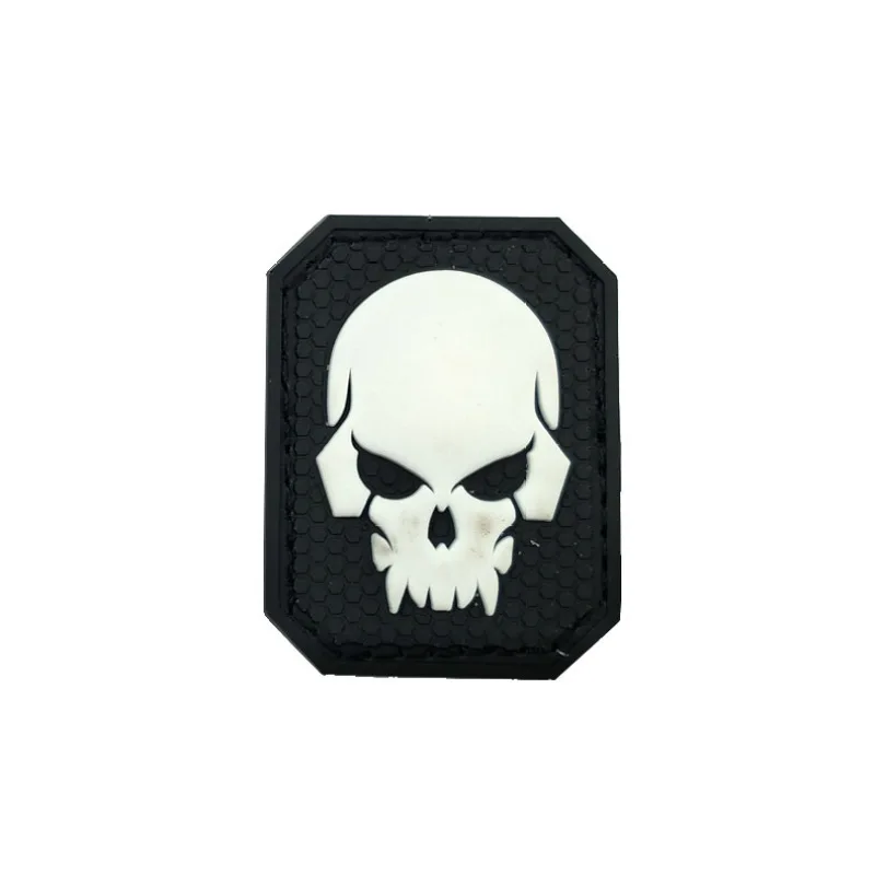 Parches de goma con gancho de PVC para mochila, luz nocturna de calavera fresca, espalda militar, suave, silicona luminosa que brilla en la oscuridad, apliques de insignia - imagen 5