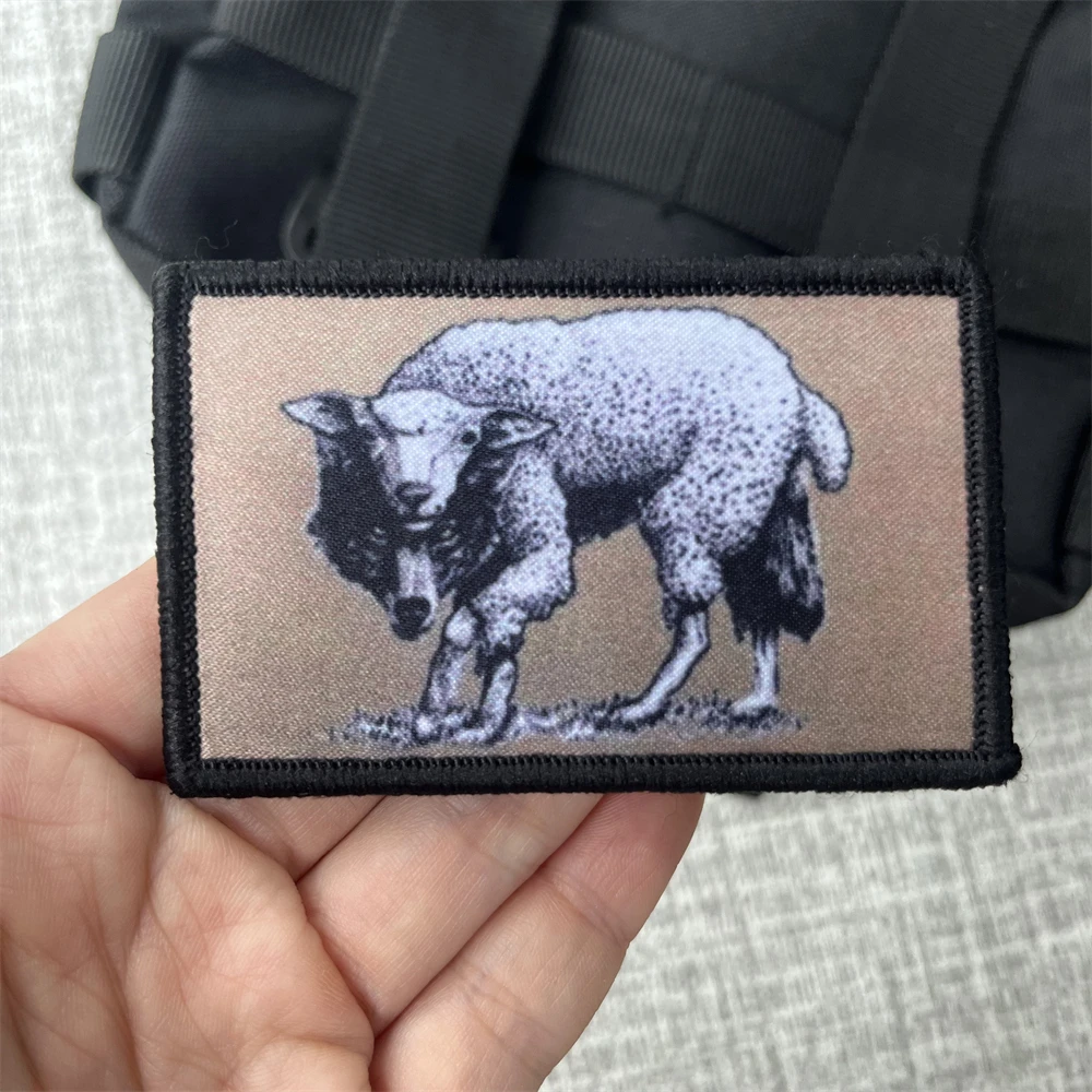 Parches de insignia de moral de Hellfish Fighting, mochila táctica de lobo en oveja, brazalete impreso, pegatina Helldivers 2 - imagen 5