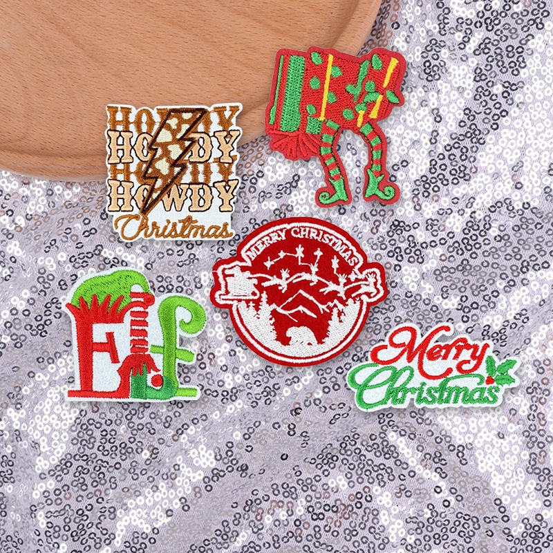 5 unids/set adornos navideños parches para planchar para ropa Santa Claus Joy Bell parche bordado apliques de regalo de Carnaval - imagen 5