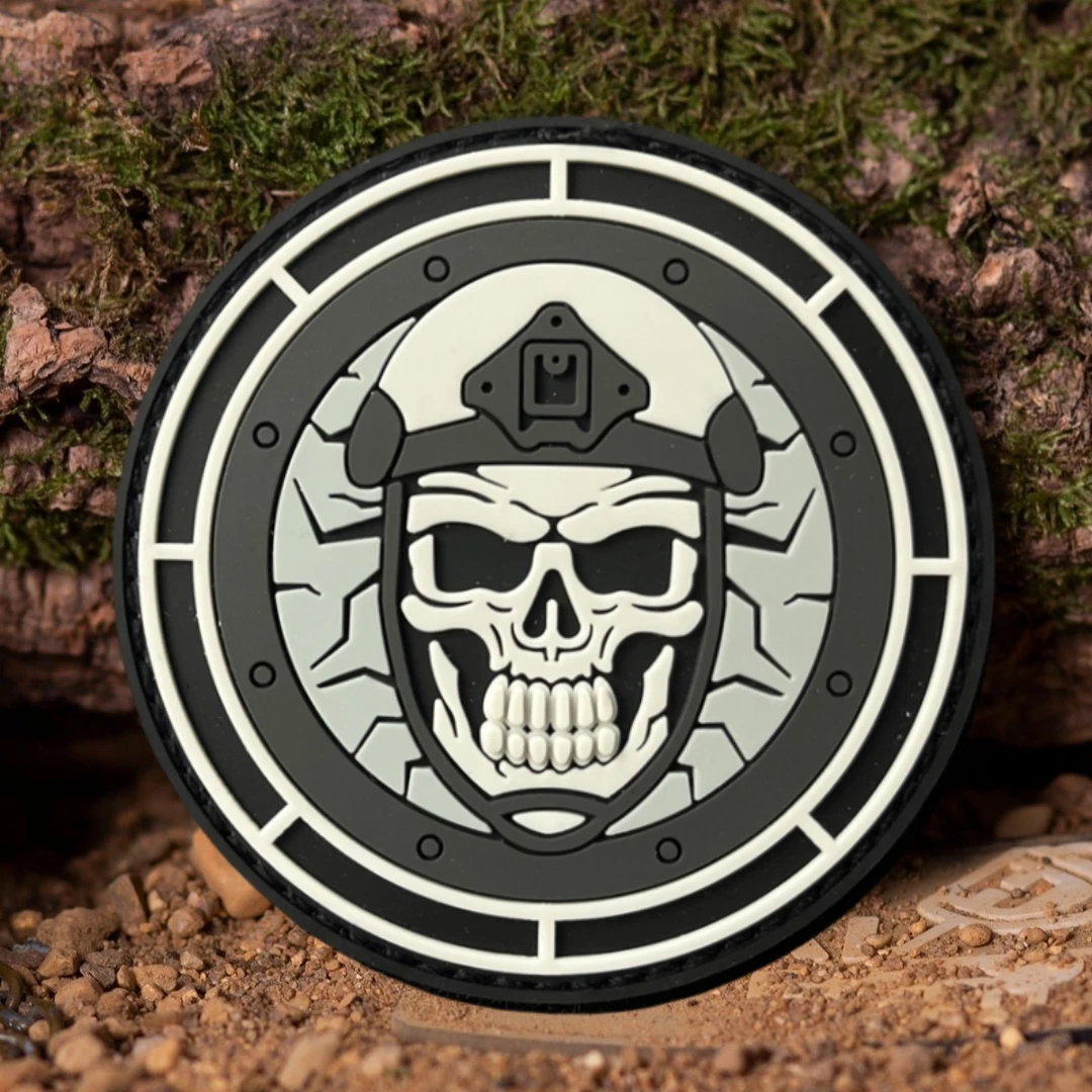 Parches de gancho y bucle de PVC 3D para casco de calavera para ropa, parche táctico de moral luminosa, pegatina decorativa para mochila al aire libre - imagen 5