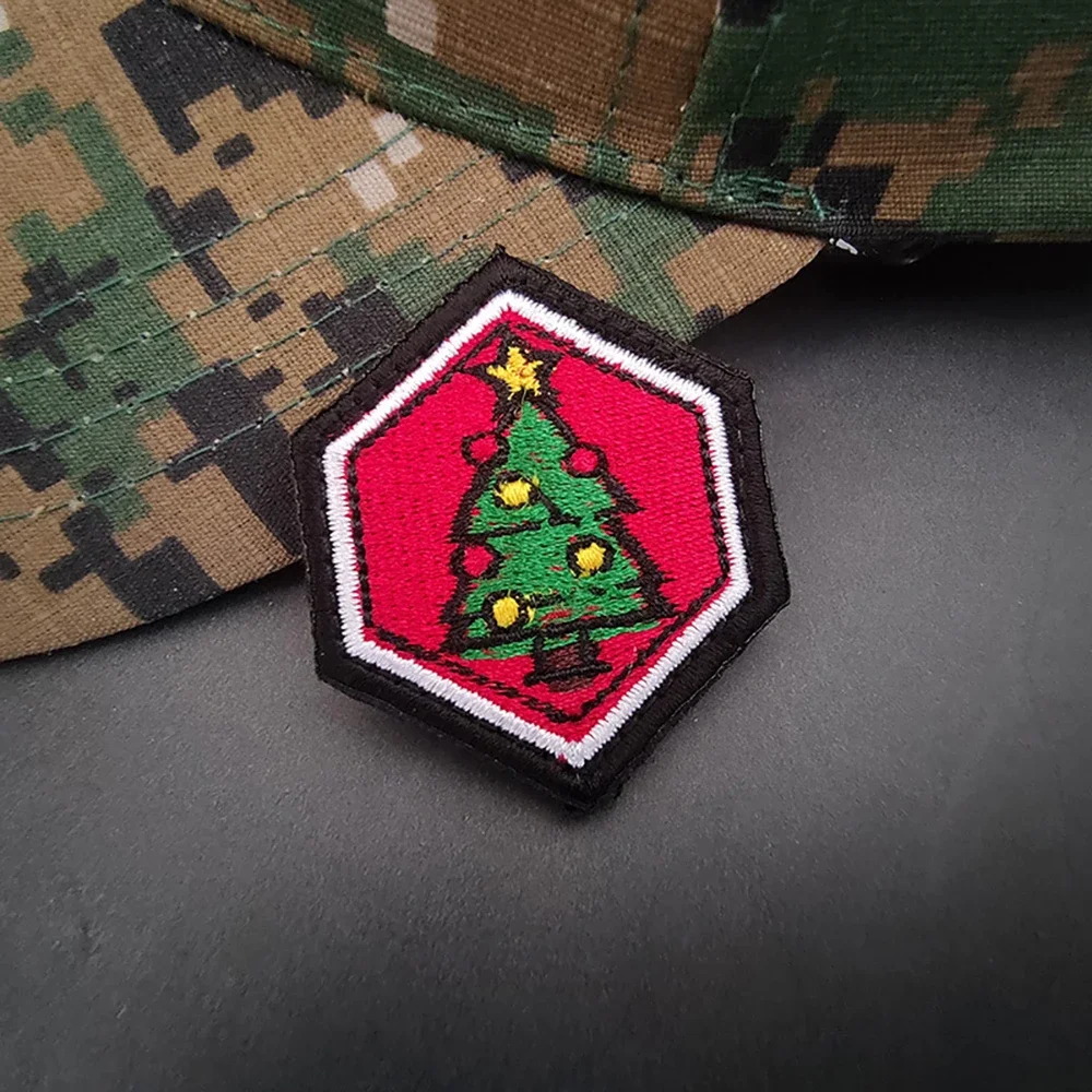 Insignia de moral de Camping, emblema Hexagonal, parches bordados, decoración de mochila al aire libre, pegatina de tela de gancho y bucle - imagen 4