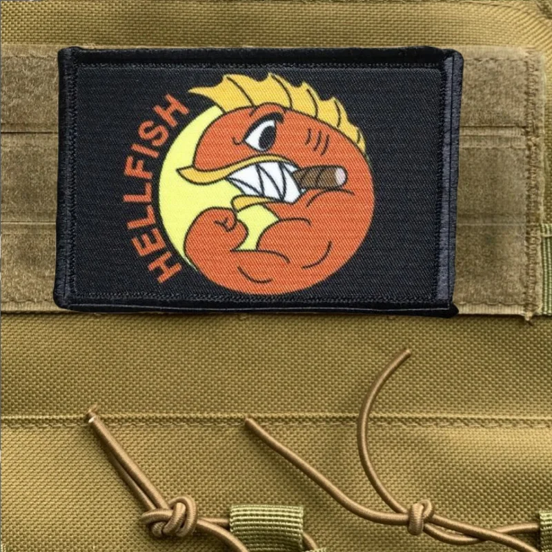 Insignia de moral de pez Hellfish de lucha, emblema de Velcro bordado, Parche de Chevron de pez táctico divertido, bandera militar, pegatinas de mochila DIY - imagen 2