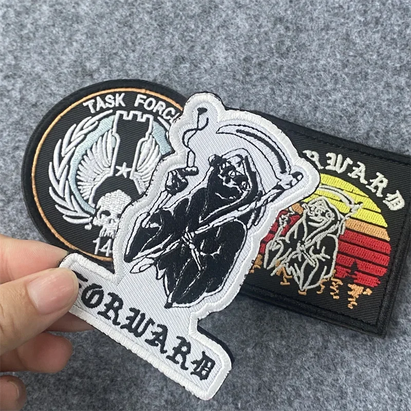 Parche bordado de calavera "Fuerza de trabajo", insignia de moral táctica militar, brazalete con gancho y bucle, mochila, pegatina decorativa para ropa - imagen 2