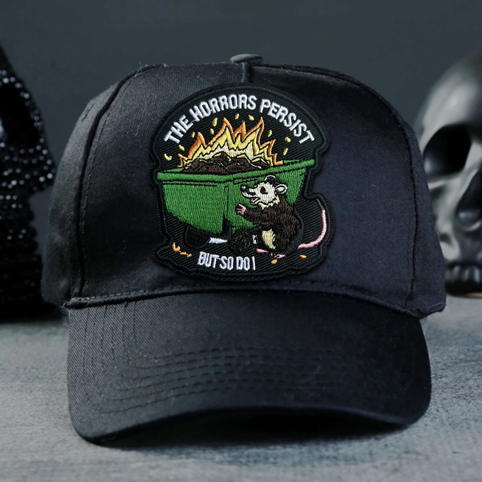 Parche táctico The Horrors Persist But So Do I, parche bordado con gancho y bucle para ratón, insignia de moral militar, pegatinas para mochila - imagen 2