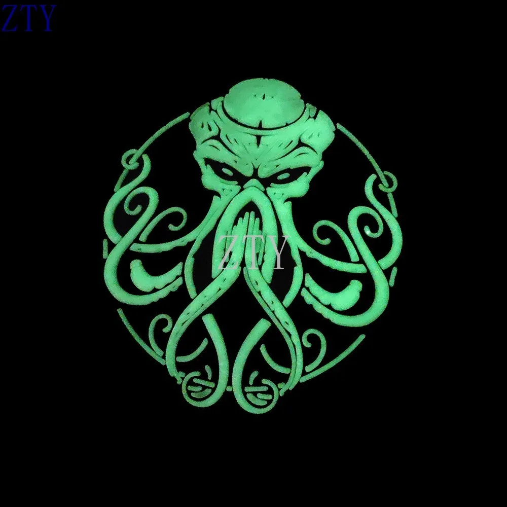 Parche de Anime de nuevo diseño, brazalete de PVC con logotipo de terror de Lovecraft del despertar creativo para Halloween, parches de gancho y bucle para ropa - imagen 4