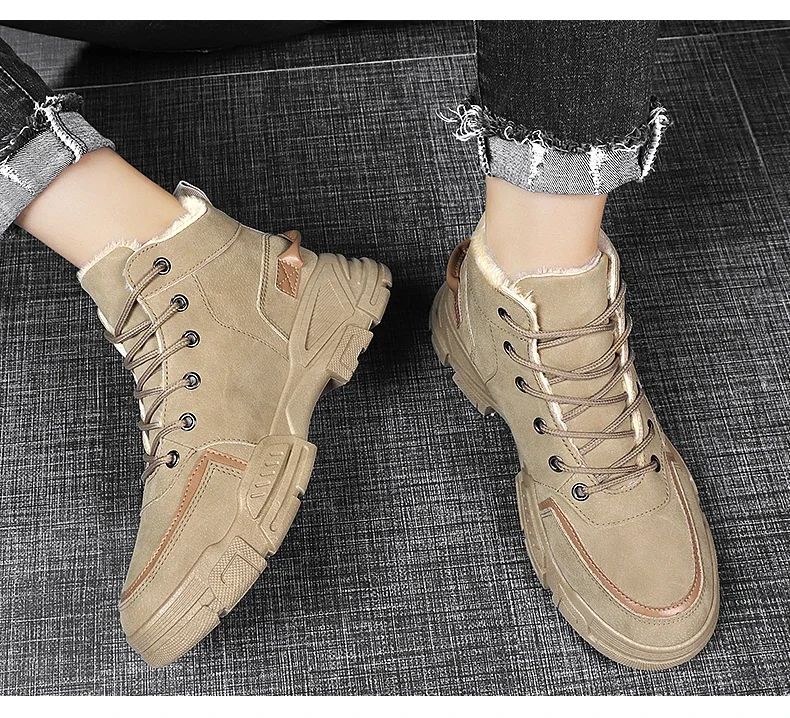 Un par de zapatos con cordones y una suela blanca