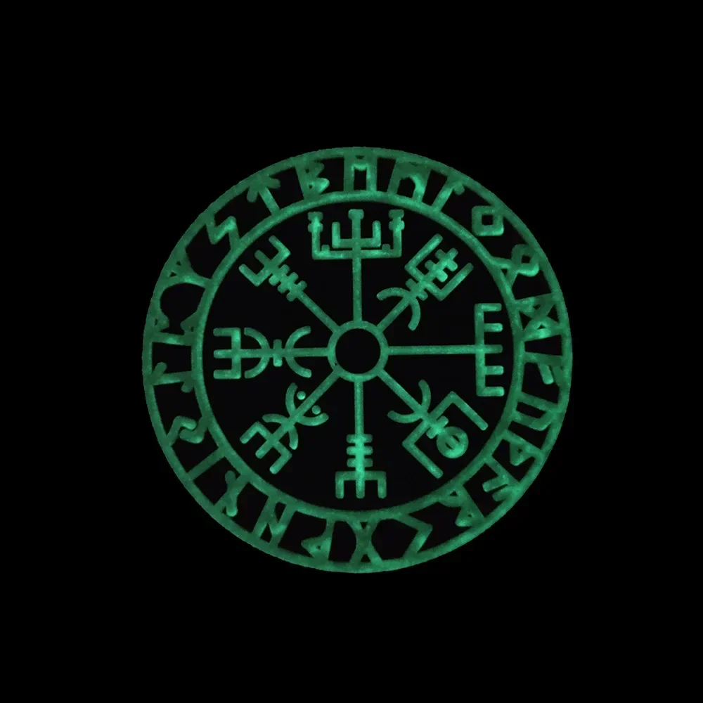 Parche de brújula de runas vikingas de PVC 3D, insignia de moral Runaven Odin, apliques de goma que brillan en la oscuridad, parches tácticos militares para ropa - imagen 2