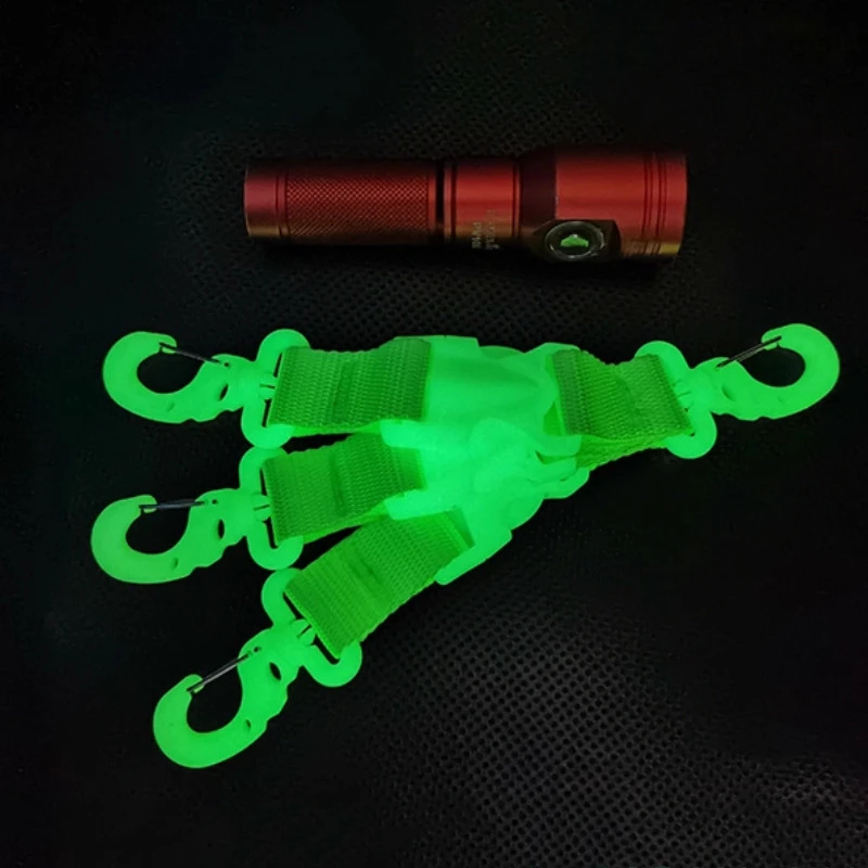 Gancho multifuncional para aletas de buceo que brillan en la oscuridad, linternas, cámaras, conchas impermeables, cuerdas luminosas antipérdida - imagen 3