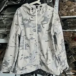 Softshell táctico camuflaje nevado con forro polar y cremallera gruesa