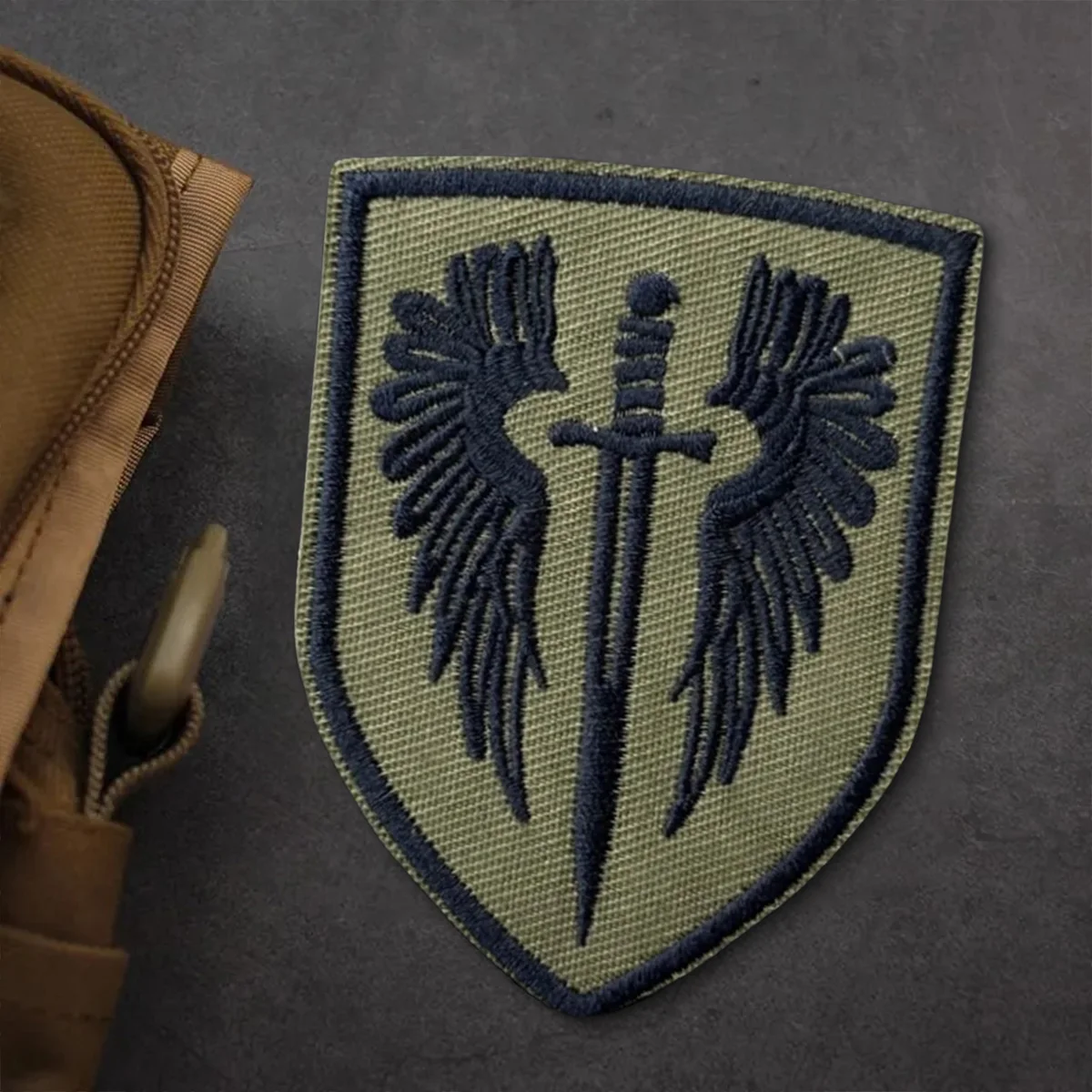 Parche táctico de espada y alas del Arcángel, parches bordados con gancho y bucle, insignia de moral, brazalete del ejército militar, pegatinas para mochila - imagen 2
