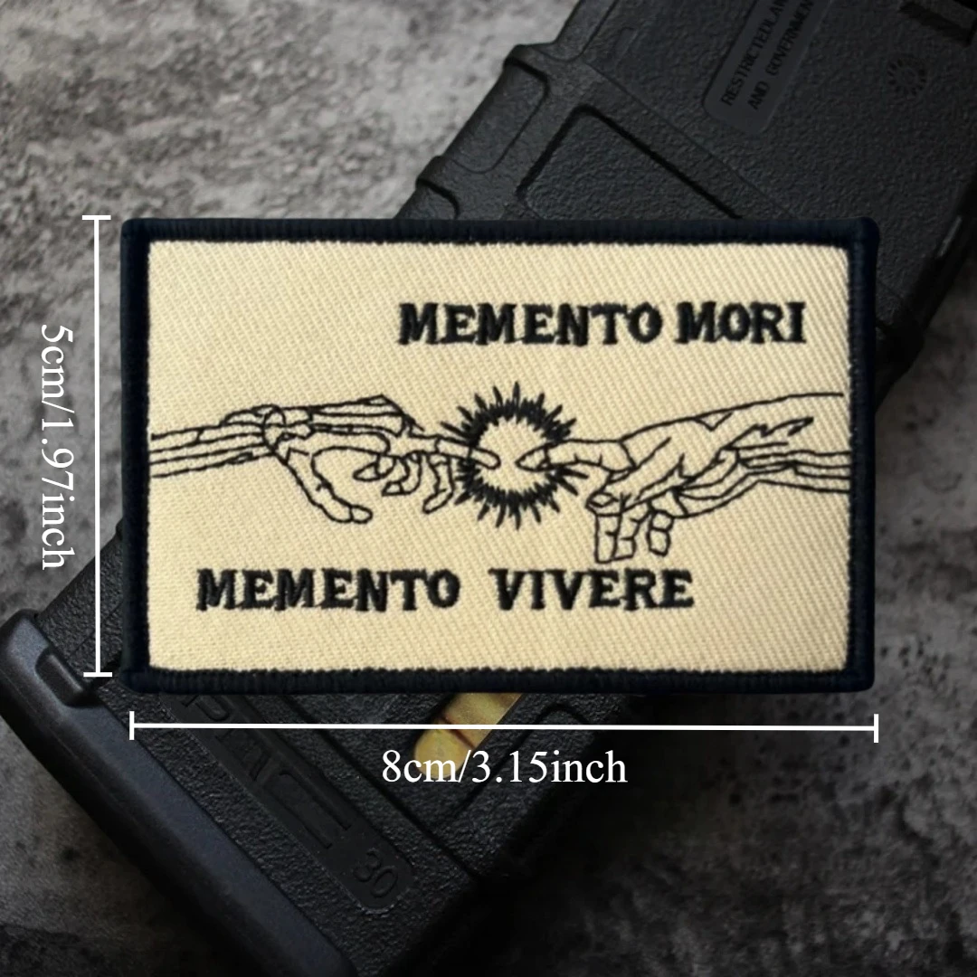 Brazalete bordado con calavera "Memento Mori Memento Vivere", parche táctico con gancho y bucle para mochilas militares, chaquetas y ropa - imagen 2