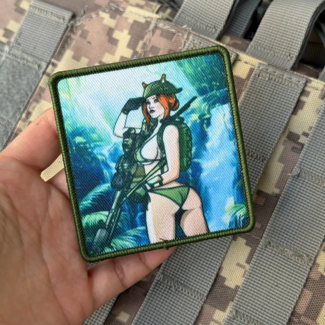 Parche táctico Camp soldado femenino con fondo MOLLE y velcro - imagen 3