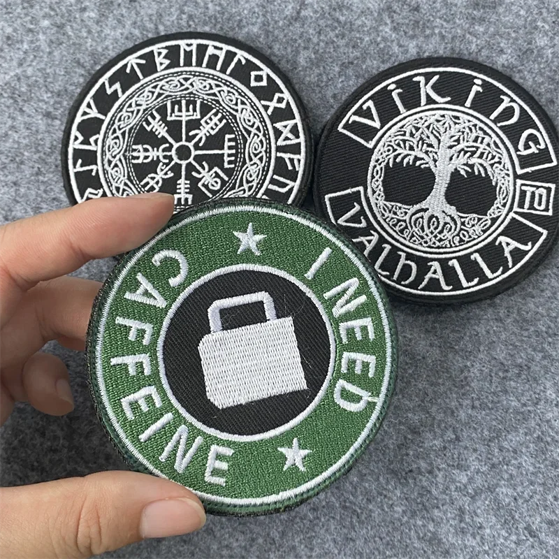 Parche bordado "I Need Caffeine", insignia de moral táctica militar, brazalete, gancho y bucle, mochila, ropa, pegatina decorativa - imagen 2