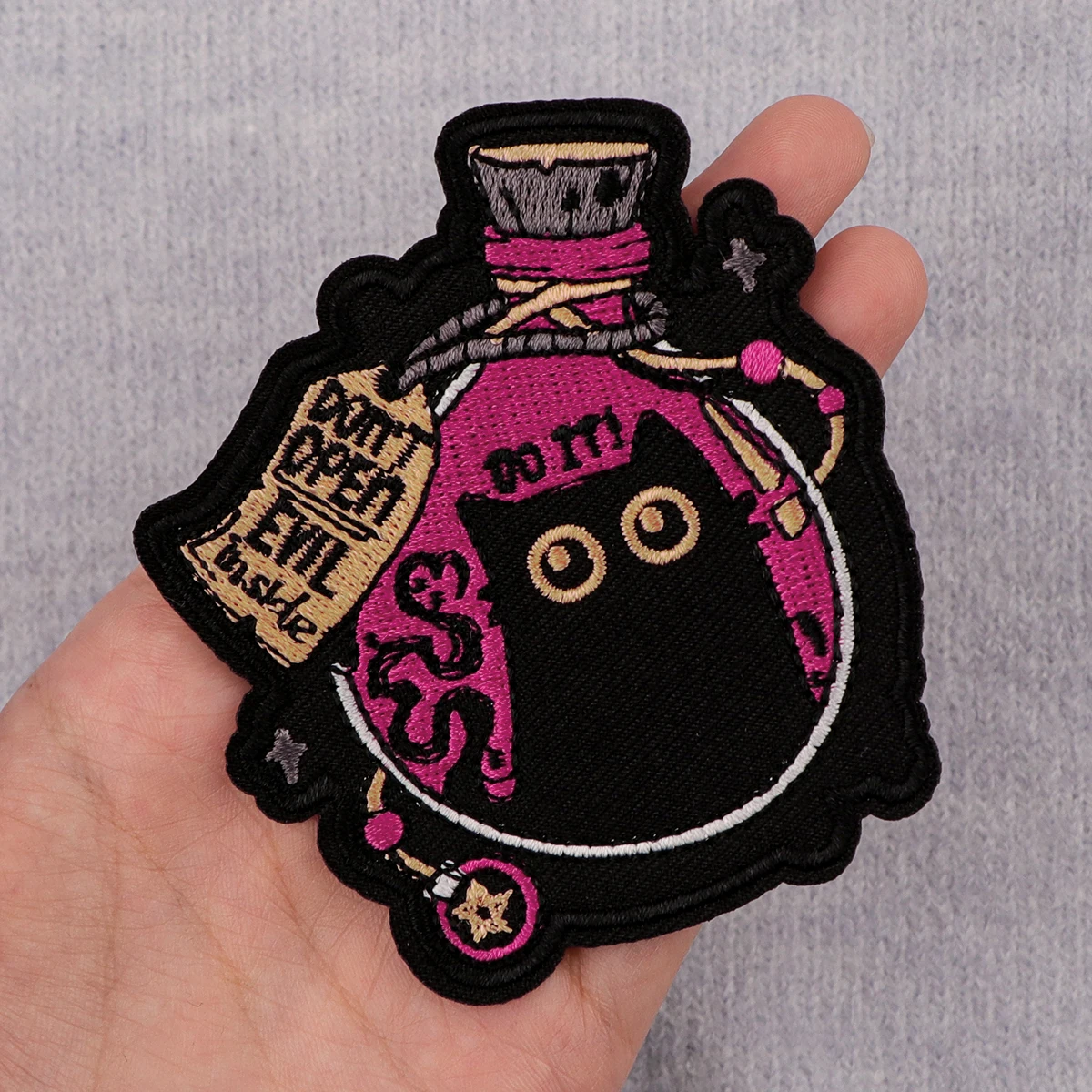 Parche bordado de bruja, parches para planchar de gato negro para ropa, parches termoadhesivos, parches de dibujos animados en ropa, insignia DIY para coser - imagen 5