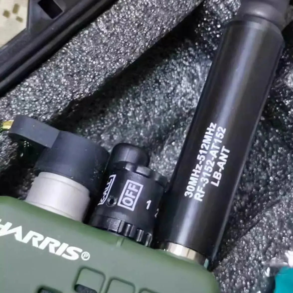 Radio Walkie Talkie 152A táctico largo alcance con kit para antena - imagen 3