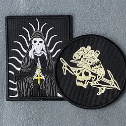 Parche táctico calavera con velcro – Insignia militar bordada