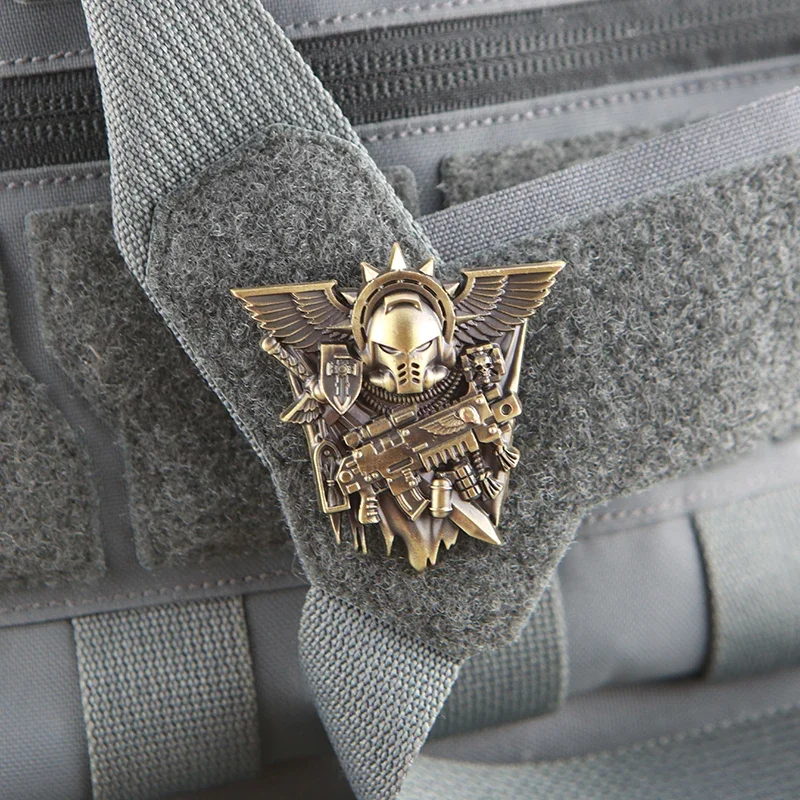 Medalla Conmemorativa de campamento de guerrero de Calavera, insignia de moral de Metal antiguo Retro, pegatina de decoración de mochila, parches de gancho y bucle 3D - imagen 4