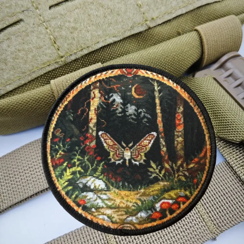 Parche con estampado de Sinfonía nocturna de mariposa, insignia de moral con gancho y bucle táctico, pegatinas decorativas para mochila, parches para brazalete para ropa - imagen 4