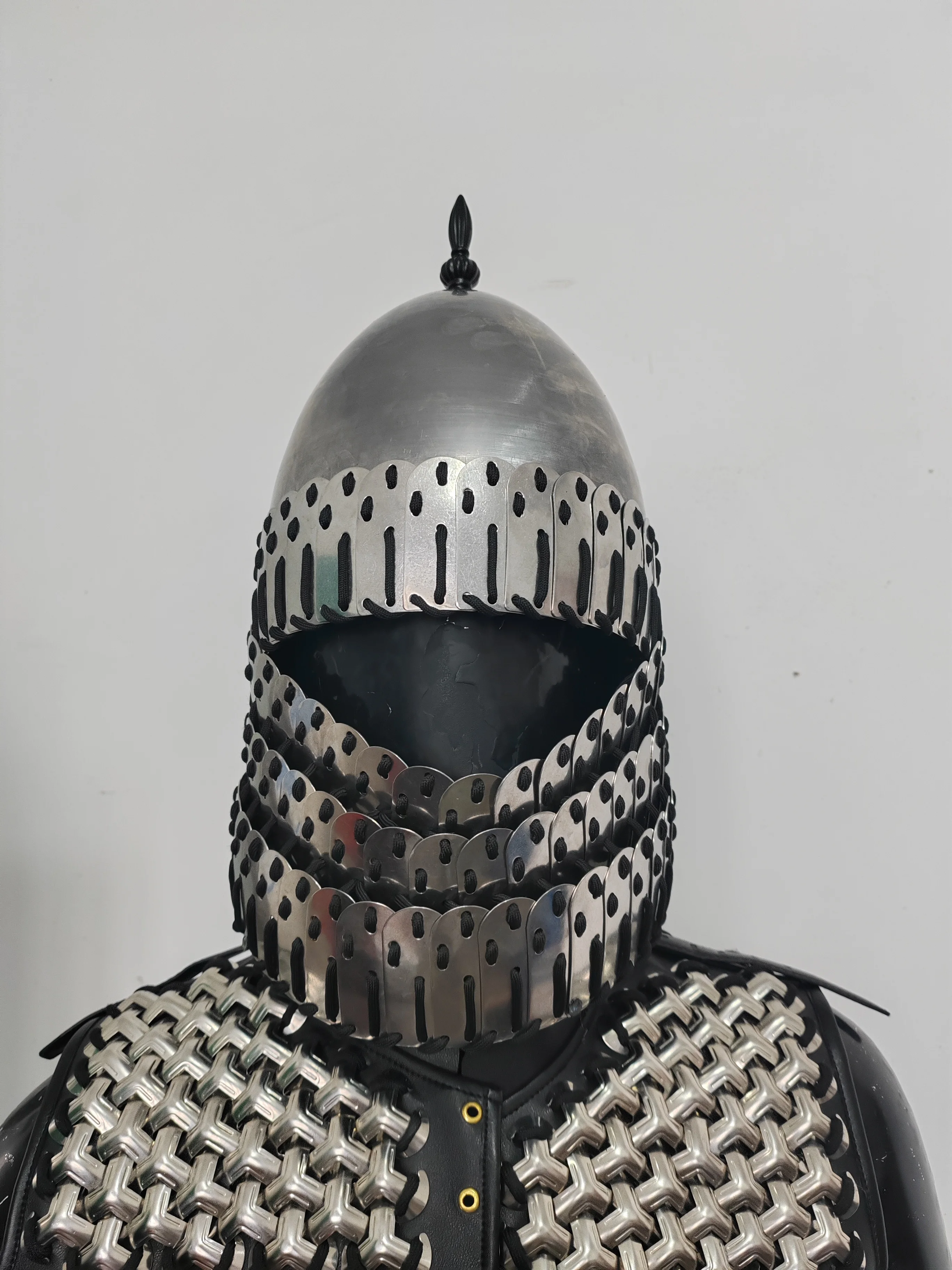 Casco táctico con armadura de corbata, casco de metal con máscara, protector para el cuello, protección contra la arena (sin forro) - imagen 2