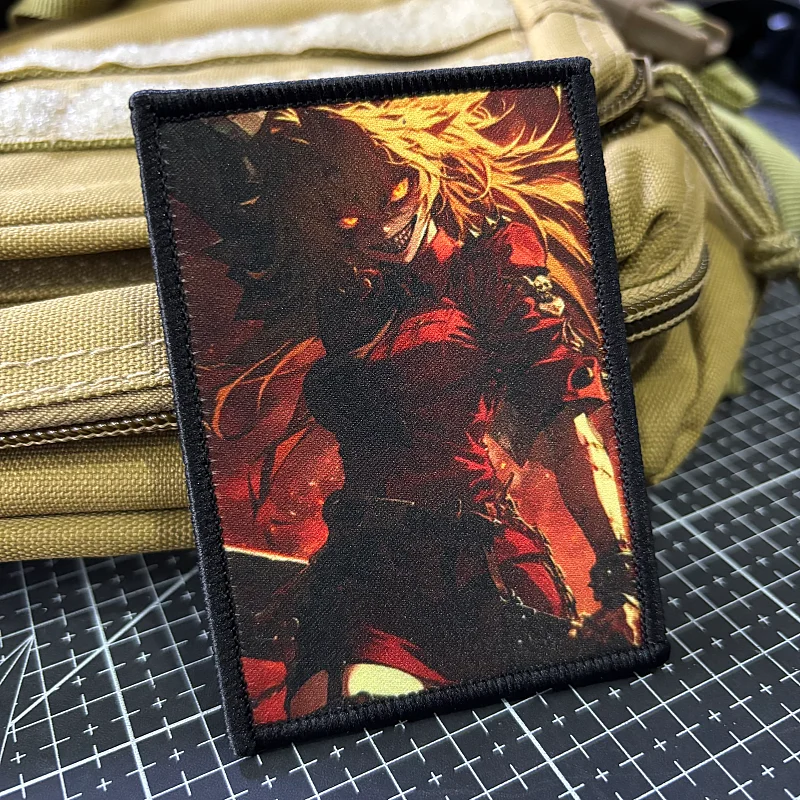 Parche táctico Crazy Woman, personajes de Anime japonés, insignia de moral, brazalete con gancho y bucle, pegatina de juego - imagen 2