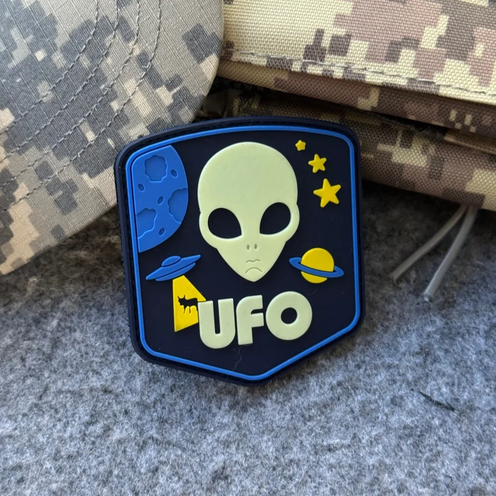 Parche Alien UFO Morale Airsoft, equipo militar táctico del ejército, pegatina decorativa para mochila, parches de gancho y bucle de PVC para ropa - imagen 5