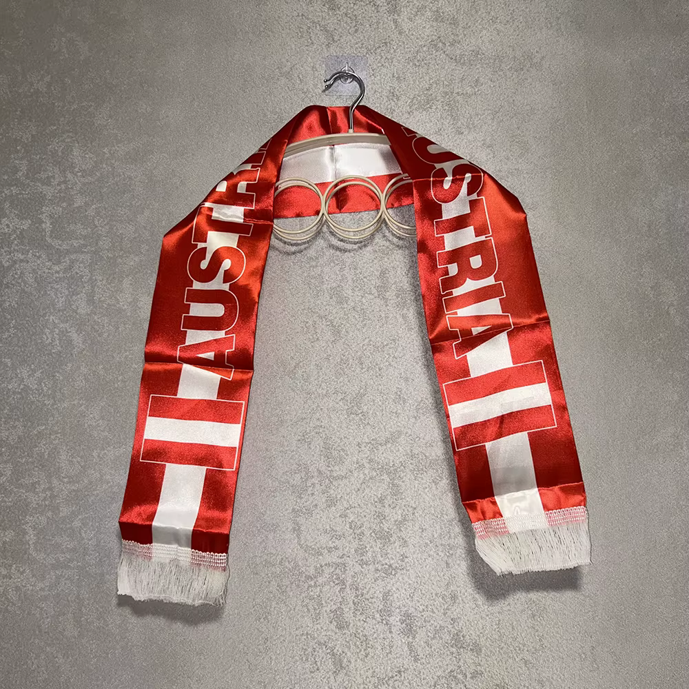 Bufanda Austria doble cara satén estampada con borlas - imagen 3