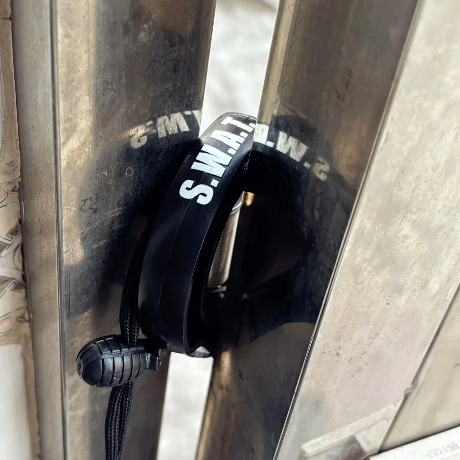 Tarjeta de puerta portátil para marcar tope de puerta de acción - imagen 3