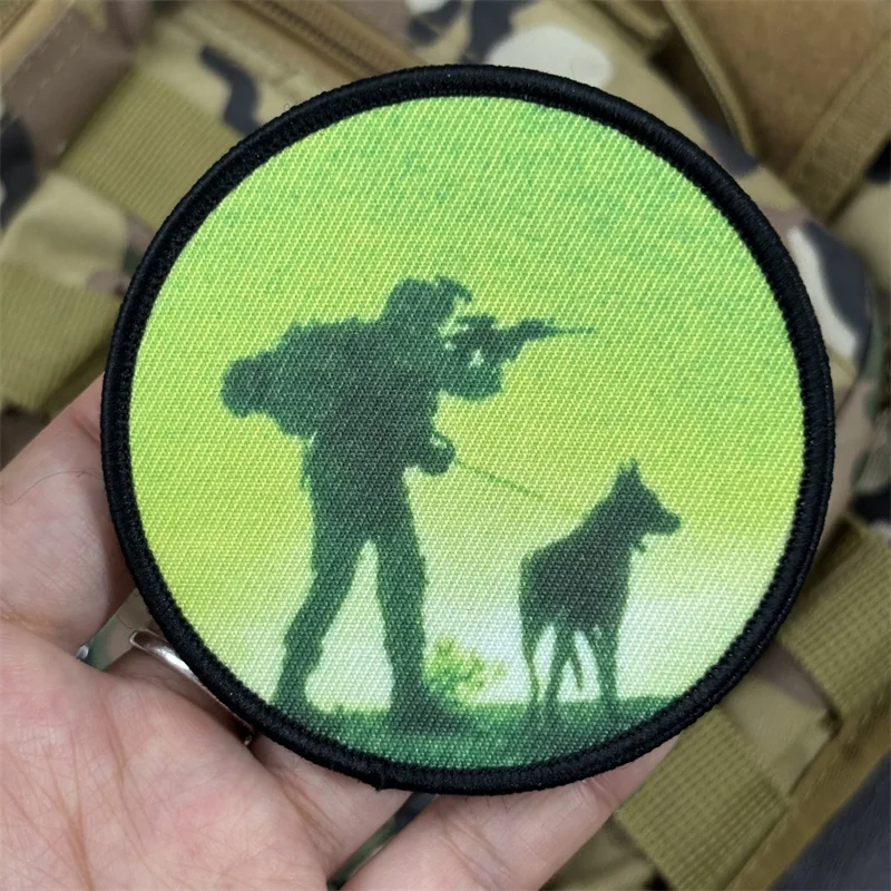 Parche táctico "soldados y perros" para ropa, brazalete impreso, insignia de moral, parches con gancho, pegatinas para mochila - imagen 2