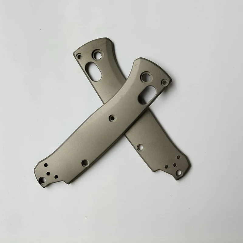 1 par de básculas de mango de agarre de cuchillo de Material de aleación de titanio para Mini Bugout 533, cuchillos DIY, piezas de parches de repuesto - imagen 5