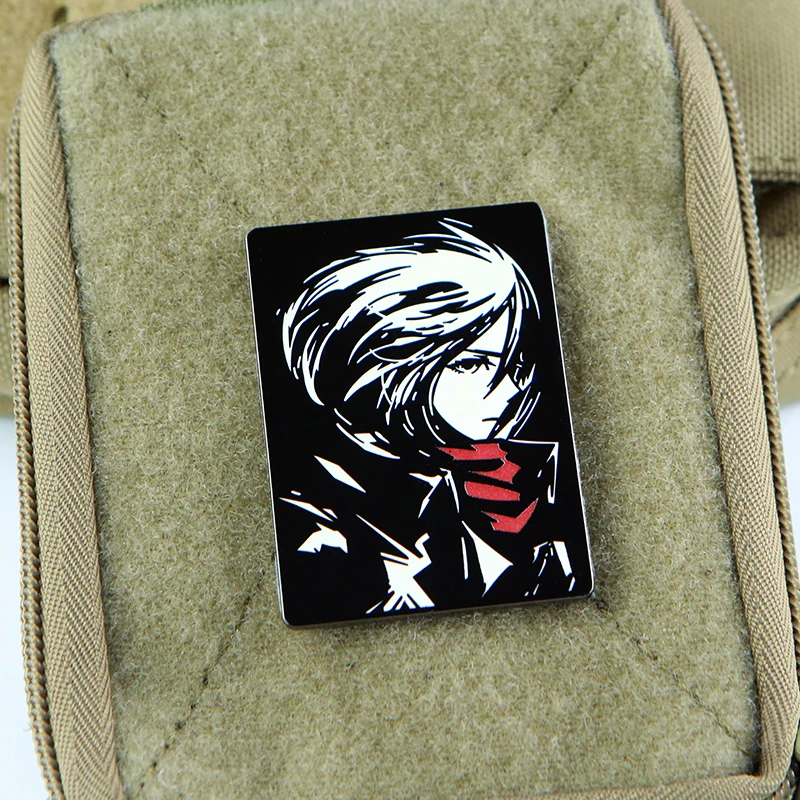 Mikasa Ackerman parches de Metal para decoración de mochila, insignia táctica de Anime de dibujos animados con gancho - imagen 2