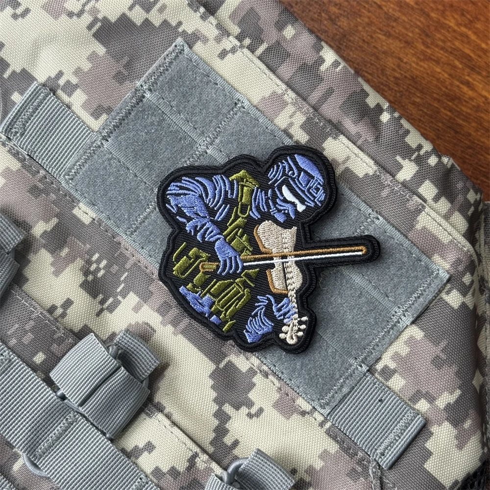 Parche táctico The Soldier Playing The Violin Chevron Morale, brazalete militar del ejército, parches de gancho y bucle bordados para ropa - imagen 3