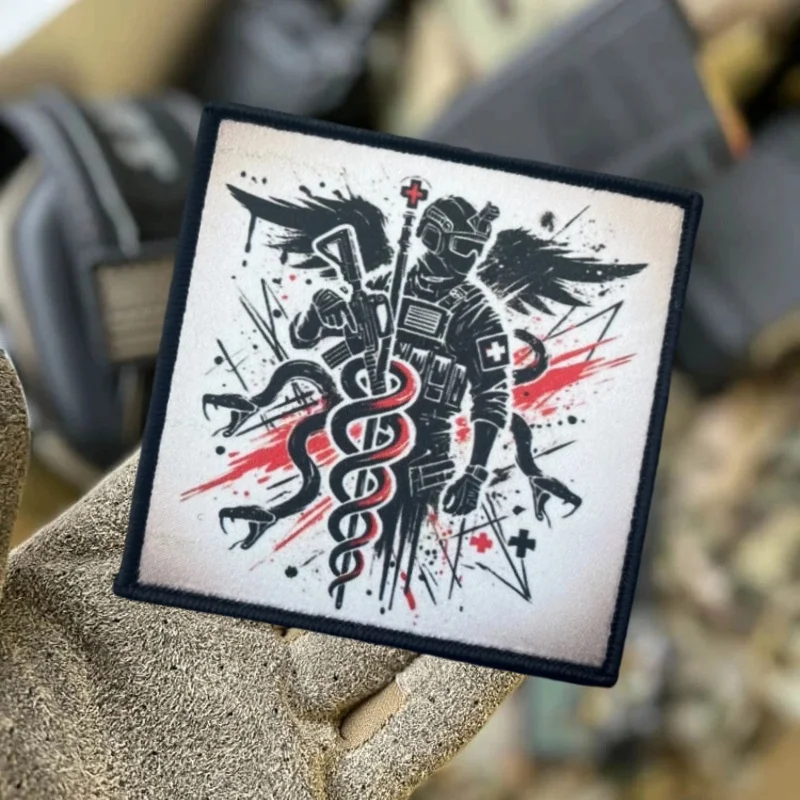 Parche táctico "serpientes y medicina", brazalete impreso, insignia de moral, parches con gancho, pegatinas para mochila y ropa - imagen 4