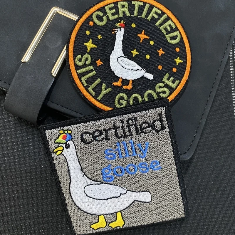 Insignia de moral de ganso blanco, insignia con bordado de gancho y bucle, emblema de mochila táctica, palos de personalidad - imagen 2