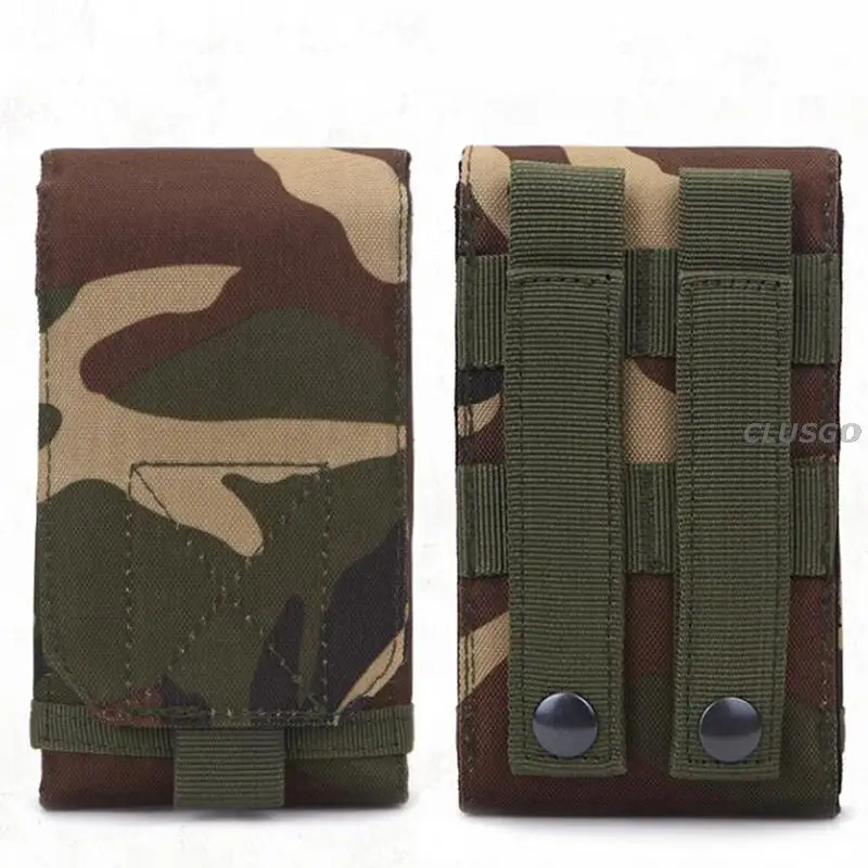 Funda táctica CLUSGO con equipo EDC completo sobre mesa