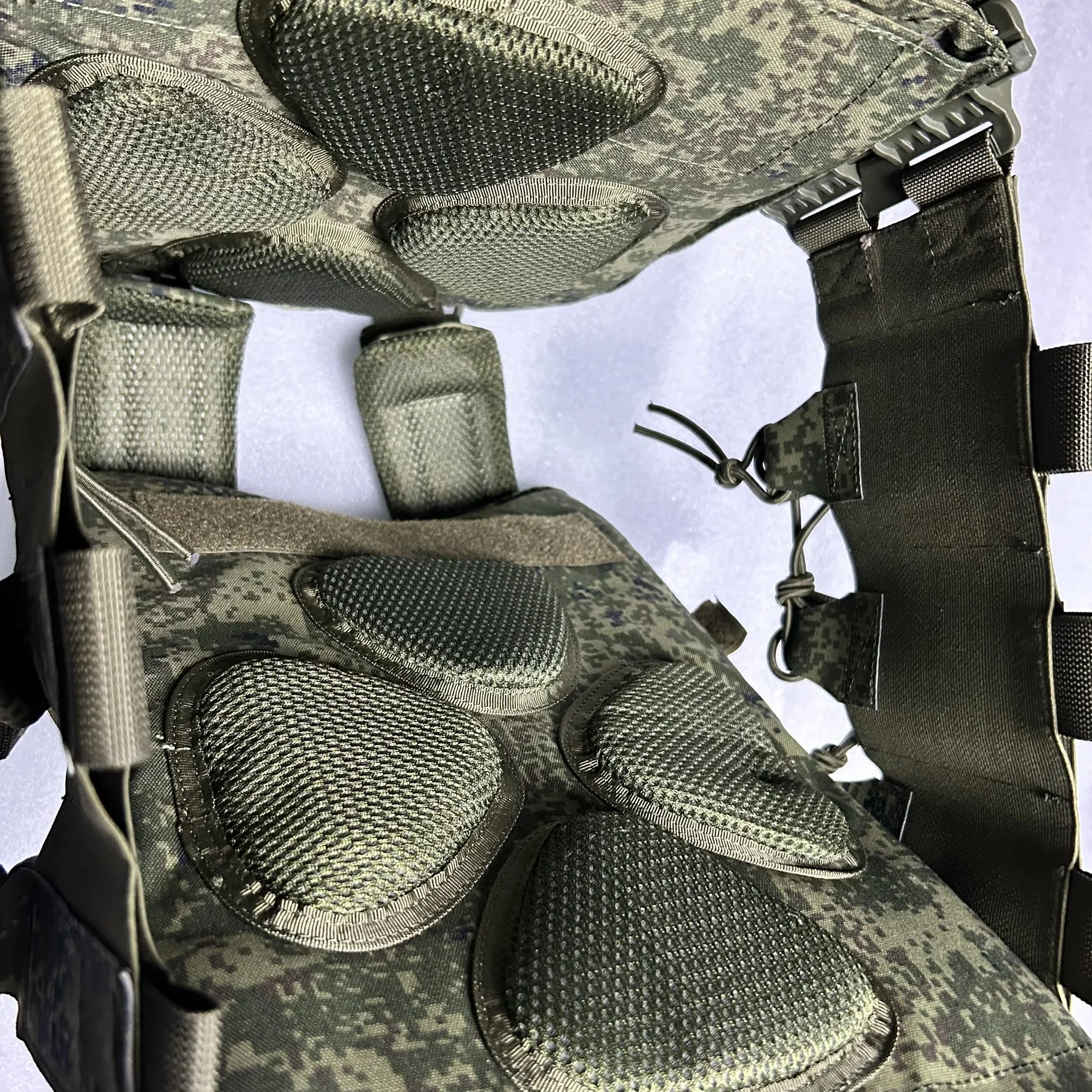 Chaleco táctico para exteriores, nailon resistente al agua 530D, camuflaje Digital ruso EMR, MOLLE cortado con láser, sistema ligero de liberación rápida - imagen 3