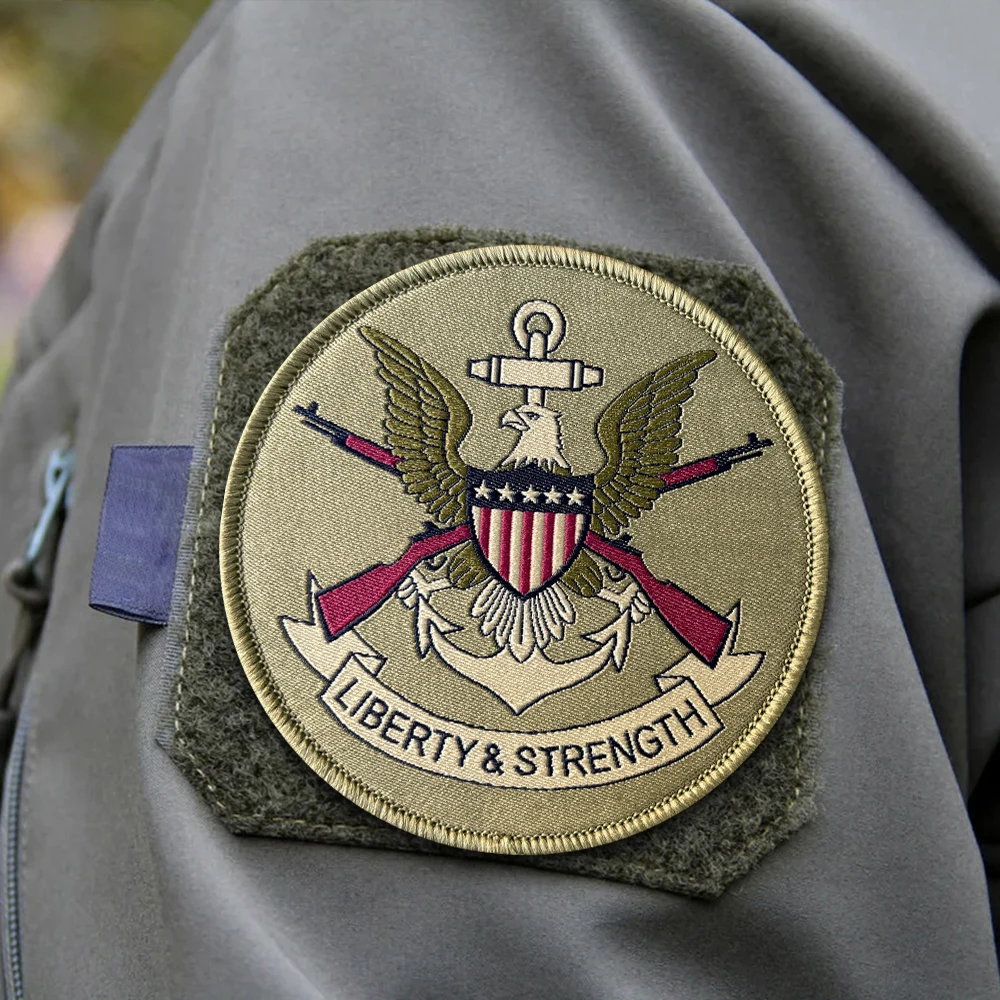 Parche táctico Liberty & Strength – Insignia militar con velcro