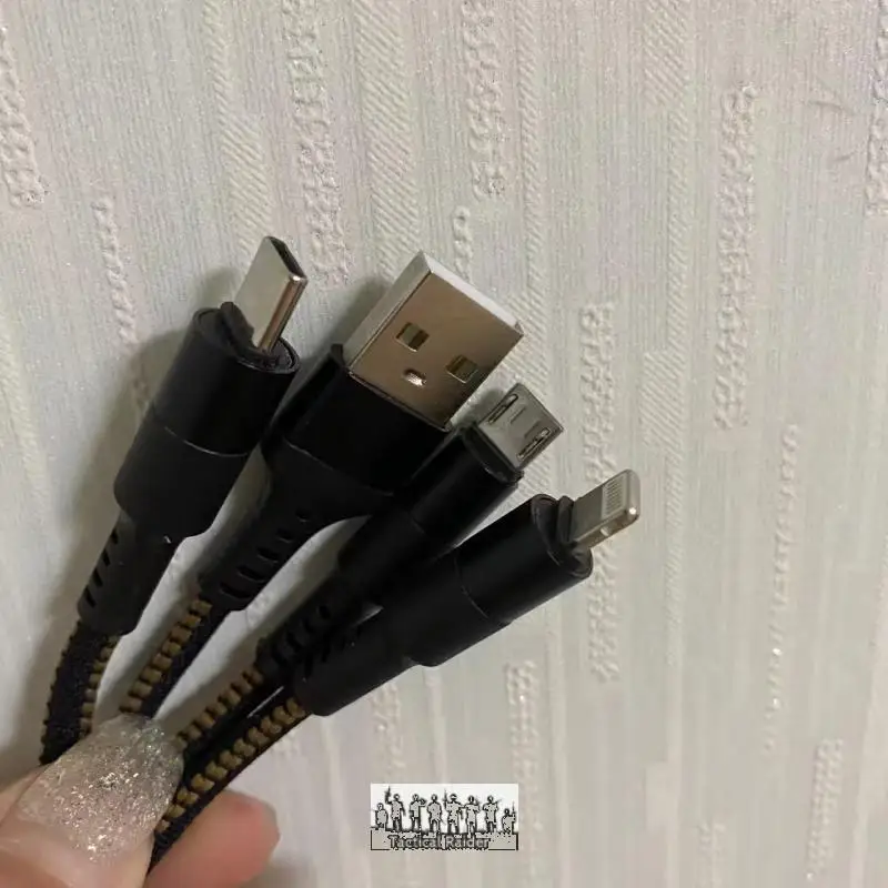 Línea de datos de carga rápida para exteriores M84, vibrador modelo tres en uno, carga de teléfono móvil universal - imagen 2