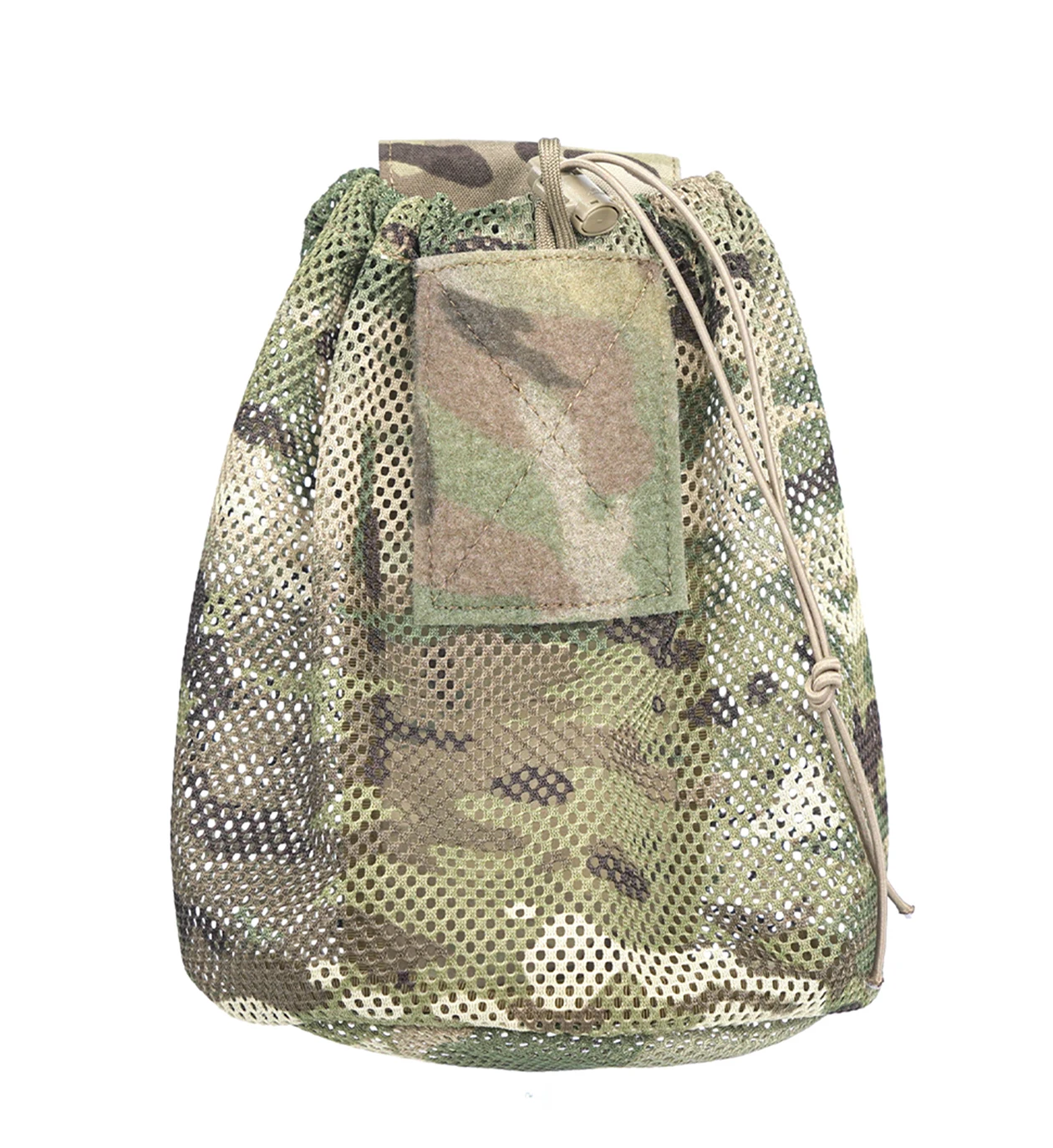 Una bolsa de camuflaje con cordón