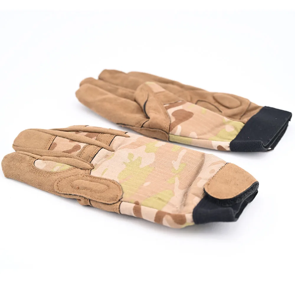 camouflage gloves