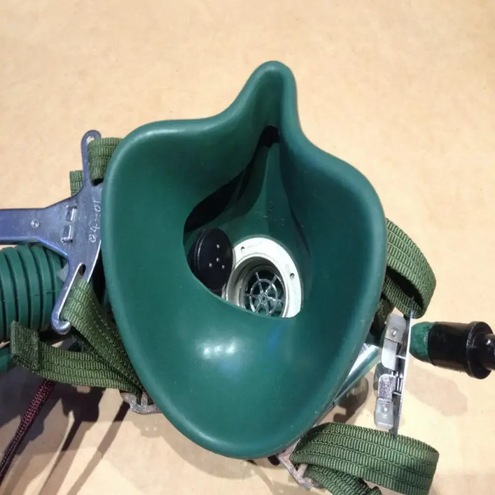 Máscara de oxígeno de vuelo genuina coleccionable - imagen 2