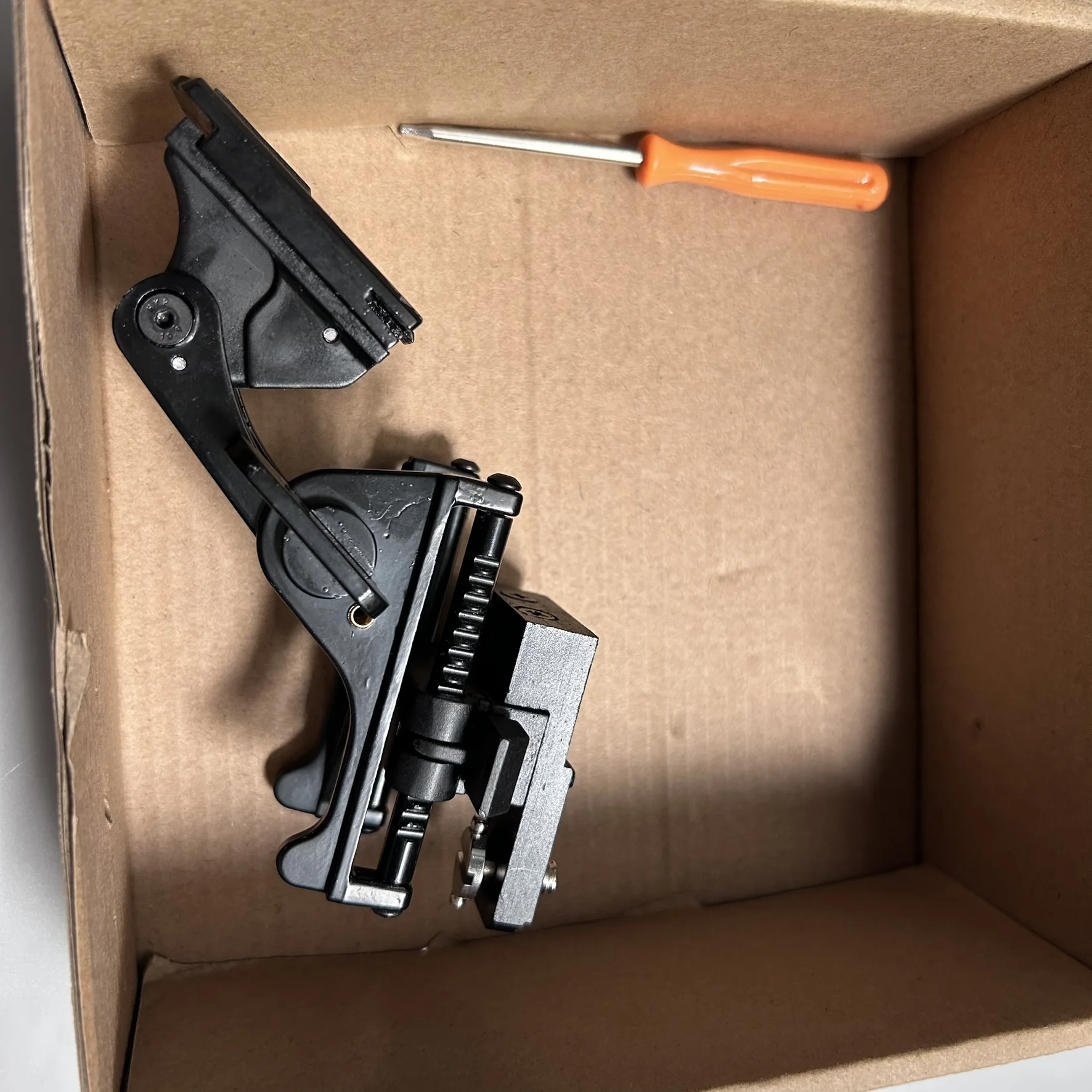 YUKON Pirate Binocular NVD Serie 25025 Soporte de montaje dedicado para cascos FAST/MICH/ACH - imagen 5