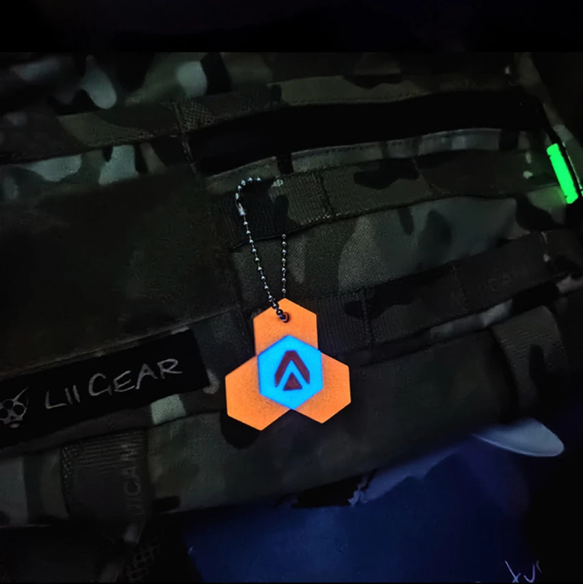 Mochila con brazalete de resina brillante, extractor de parche de gancho con colgante de cremallera hexagonal luminosa de contraste para decoración DIY - imagen 2