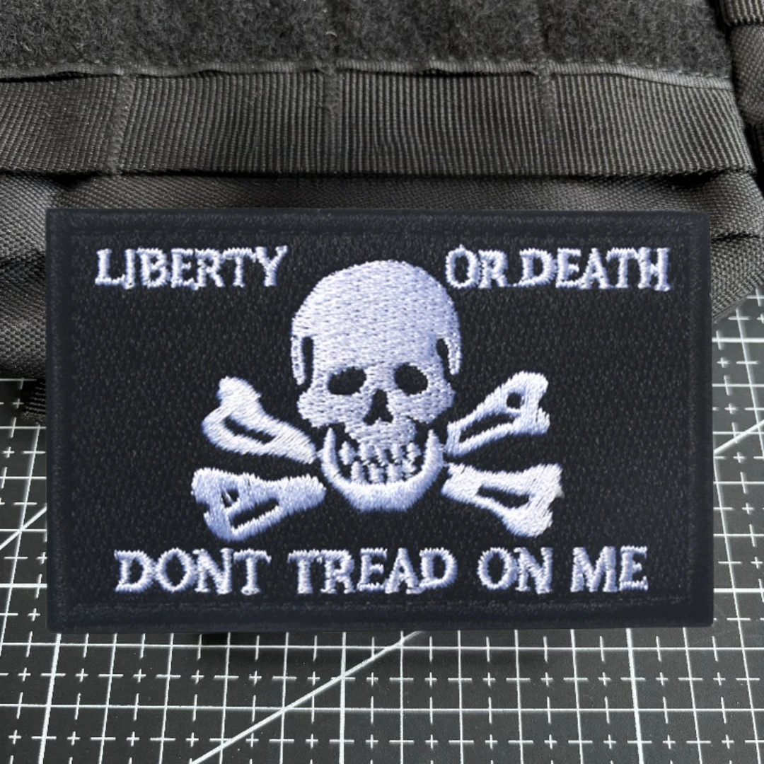 LIBERTY OR MORATH DONT TREAD ON ME parche de insignia de moral bordado brazalete táctico gancho y bucle pegatinas de mochila militar - imagen 5